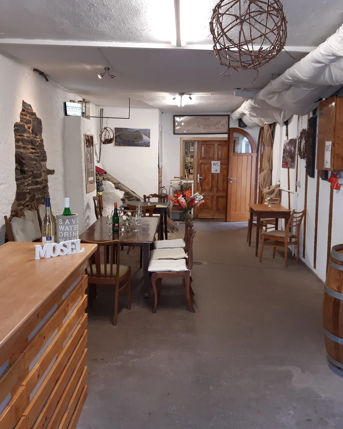 In der Weinstube des Weinguts Thiesen-Feiden